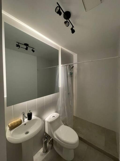 Lovely 1 Bedroom Unit With Free Parking Modra Zone 4 Ville de Guatemala Extérieur photo
